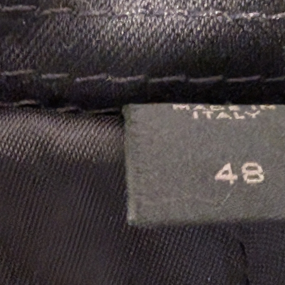 Navy Burberry Men's raincoat size 48 (altered tho)...hardly worn - Picture 4 of 15